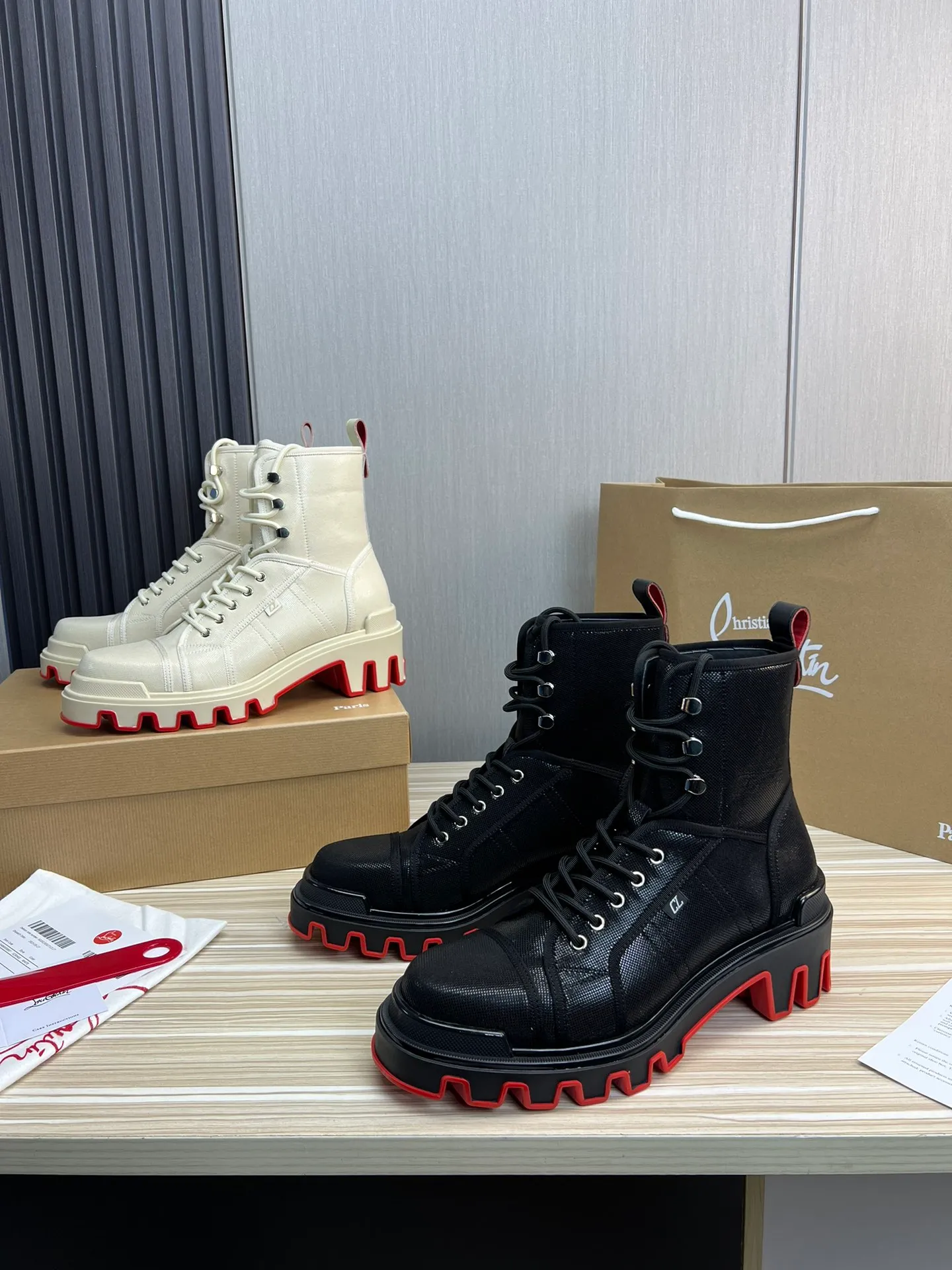 Men's shoes 💰820💰 CL popular red-soled boots 🆑1:1 original mold opening. Official website updated simultaneously ~ Christian* Louboutin, imported cowhide leather upper + water-dyed cowhide lining, original thick red sole, wear-resistant and non-slip ⬆️ Full set of counter packaging 🎁38-45 (38.45 custom-made, non-refundable)